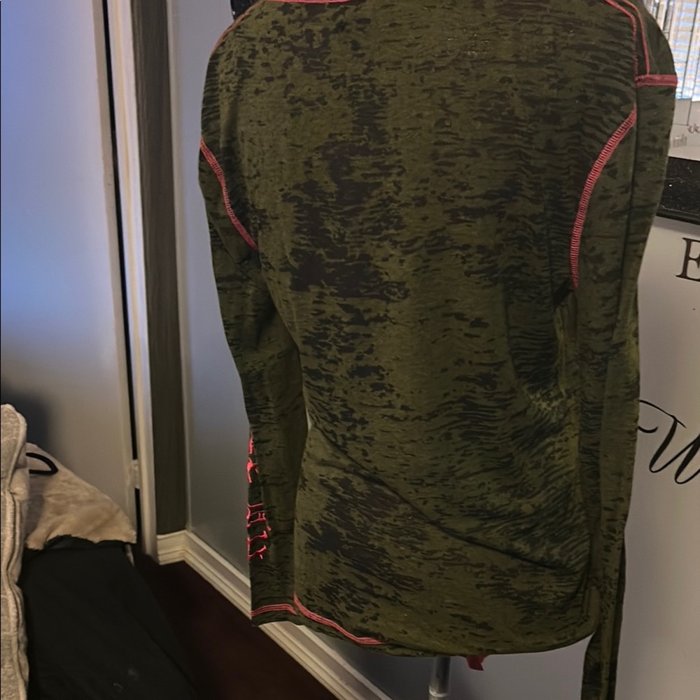 Cowgirl Tuff Long sleeve T - Picture 3 of 5